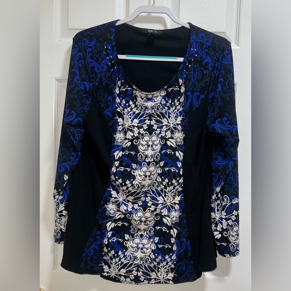 ♦️ 
Style & Co Womens Black Blue Gem Studded Boat Neck Stretch Blouse Sz XL
Used - Picture 2 of 2